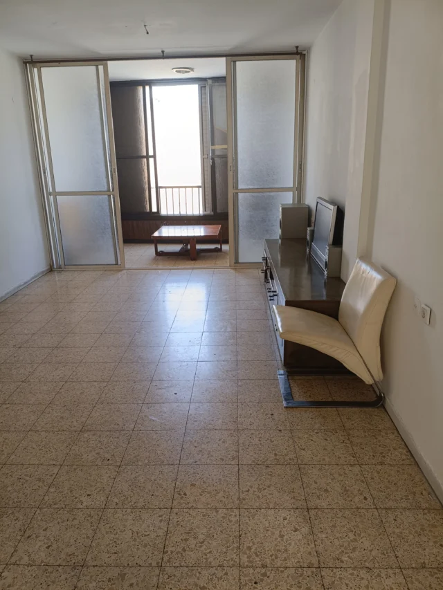 דירה להשכרה בבת ים – 3 חדרים